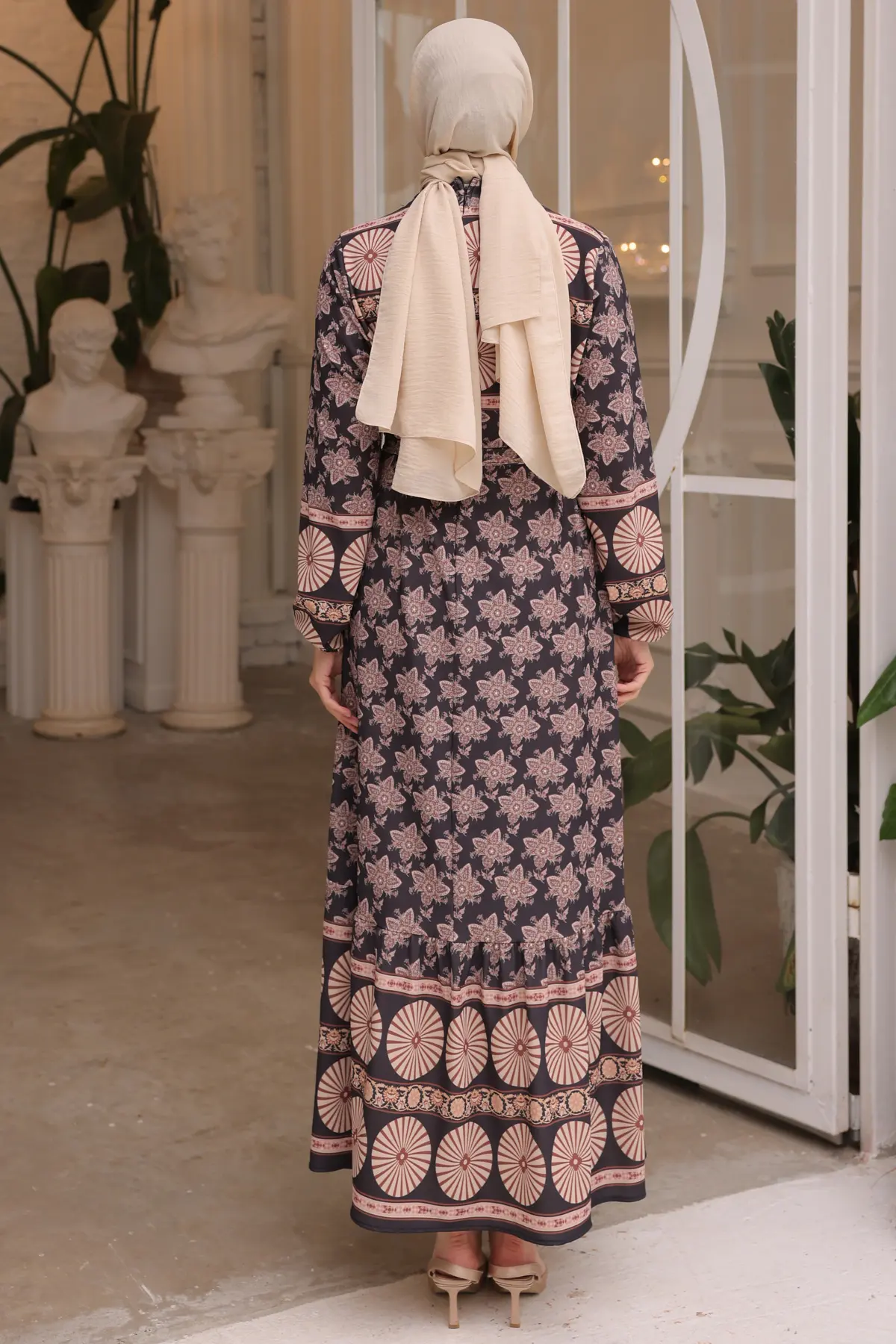 12015 Desenli Tesettür Elbise Siyah-detail