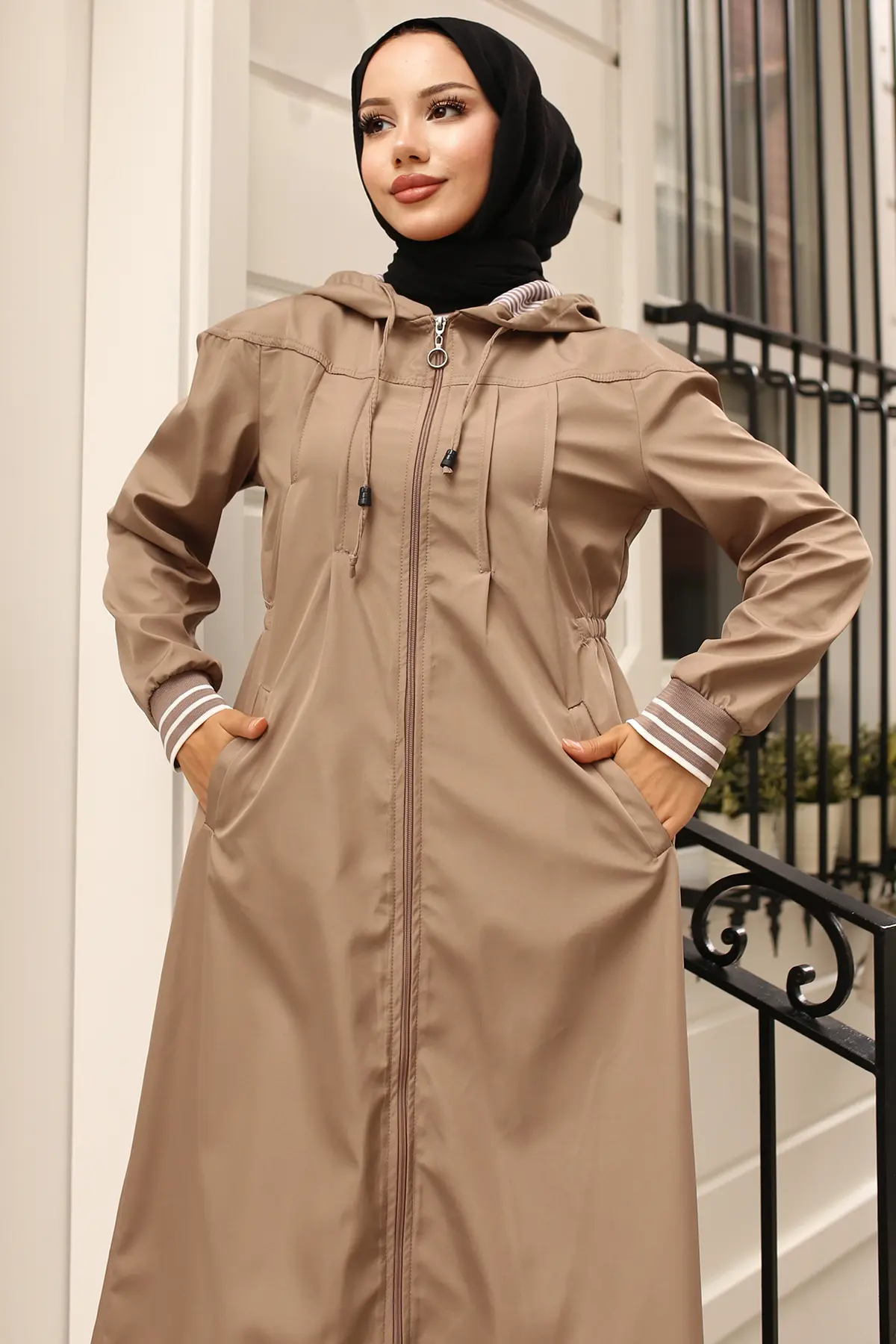 Mevsimlik Kapüşonlu Trençkot-detail