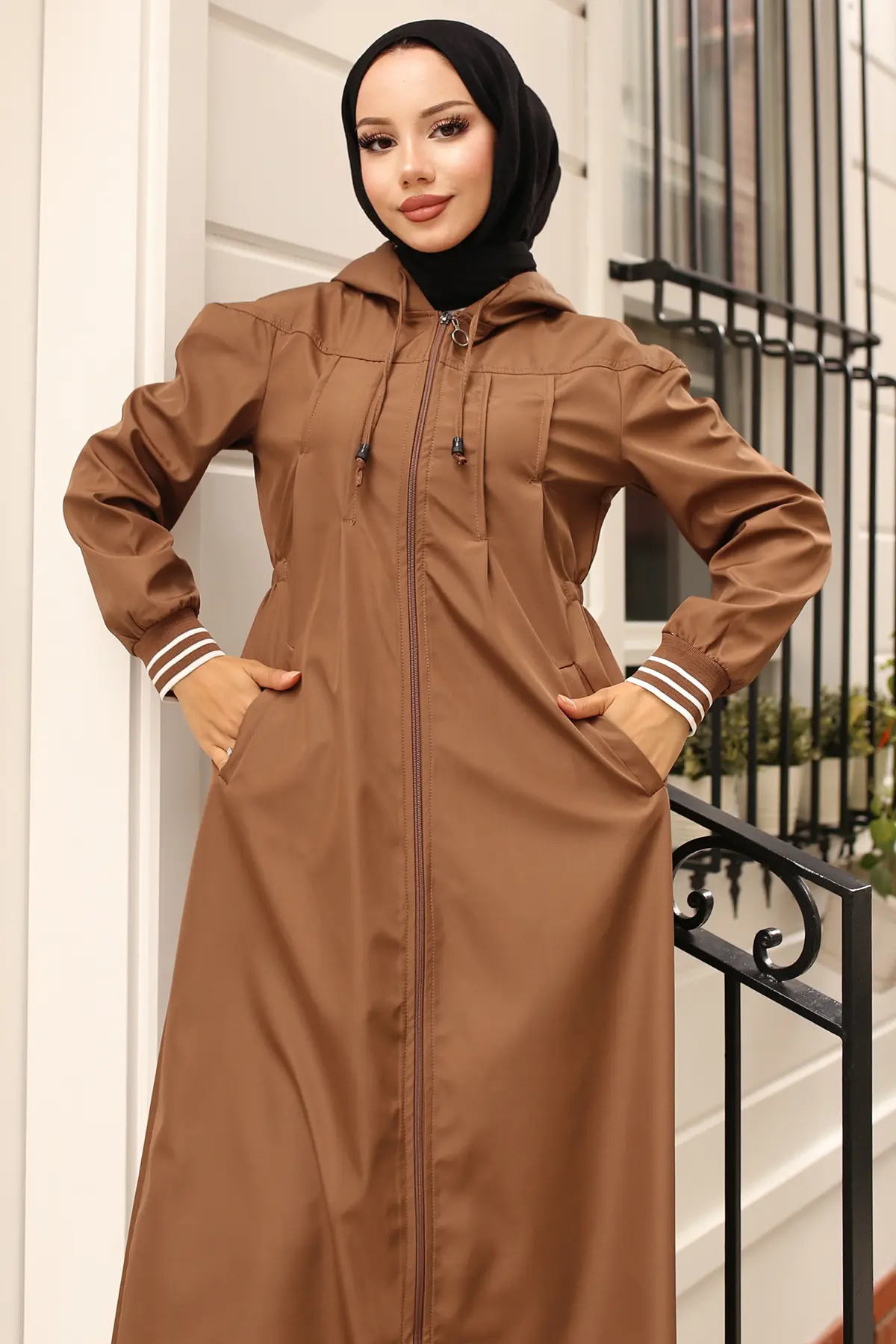 Mevsimlik Kapüşonlu Trençkot-detail