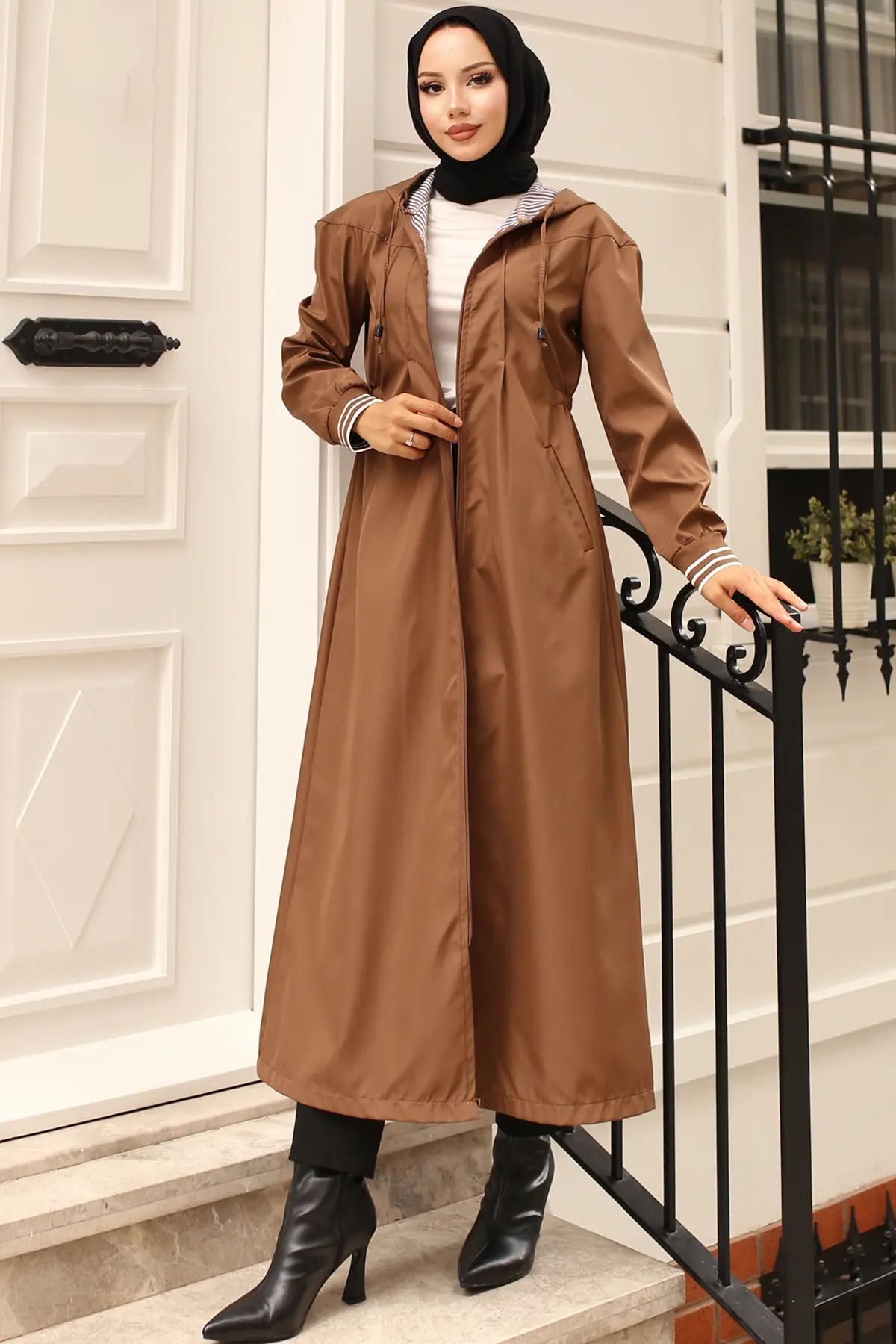 Mevsimlik Kapüşonlu Trençkot-detail