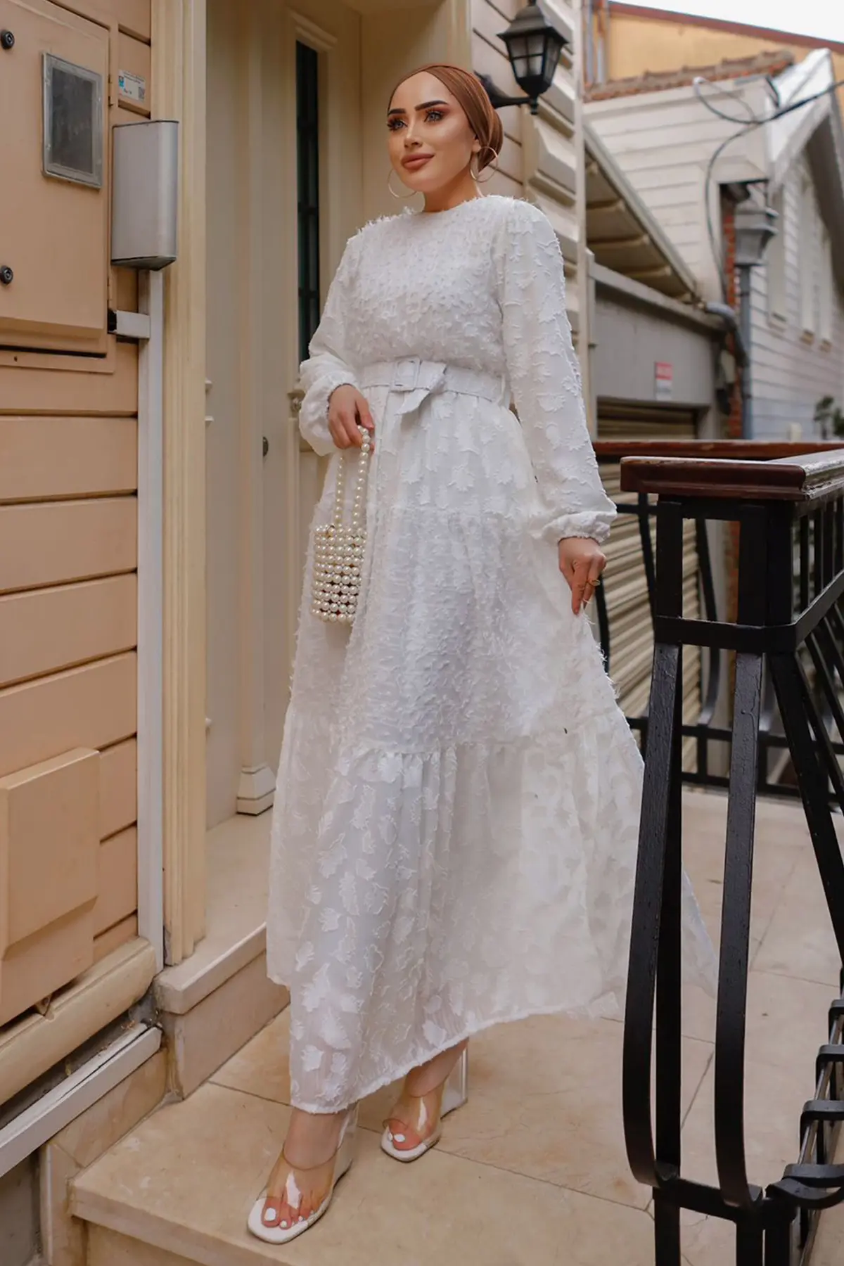 1389-1 Kemerli Kesme Şifon Elbise Beyaz-detail