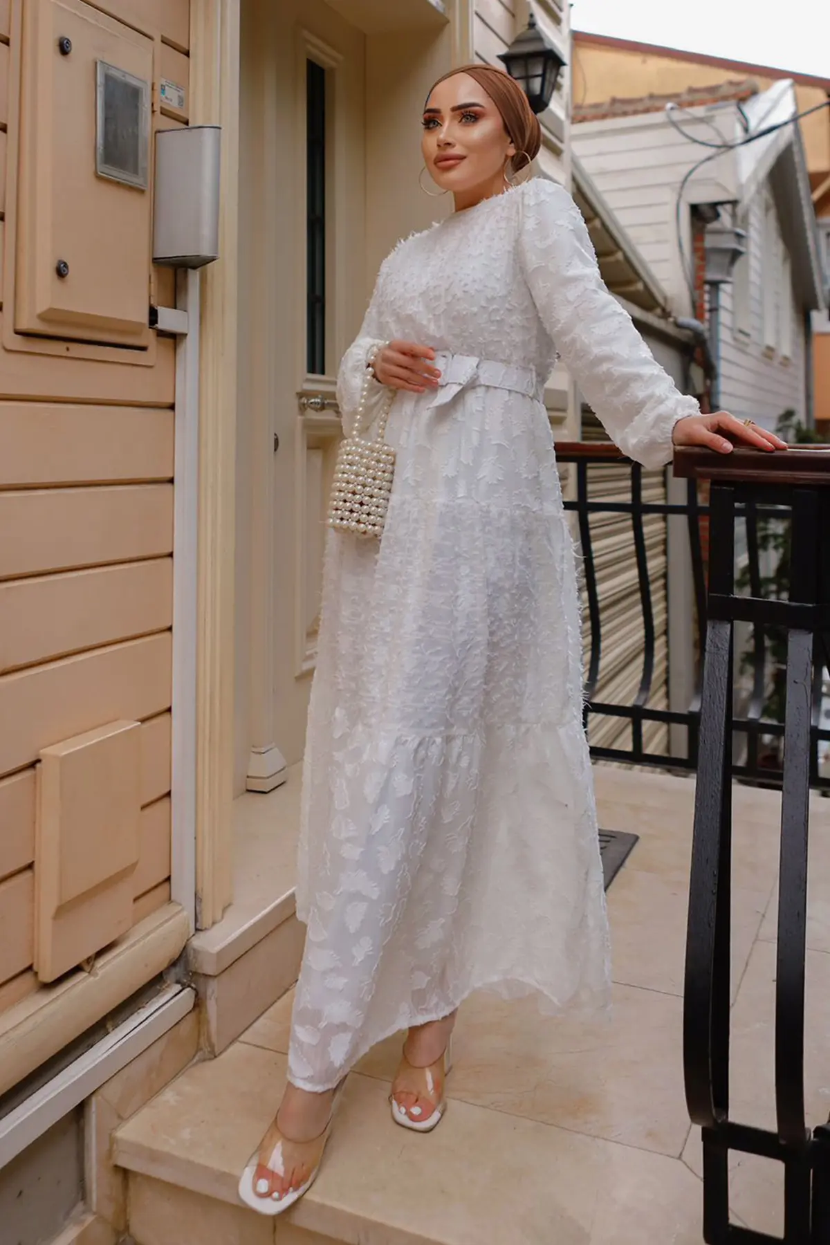 1389-1 Kemerli Kesme Şifon Elbise Beyaz-detail