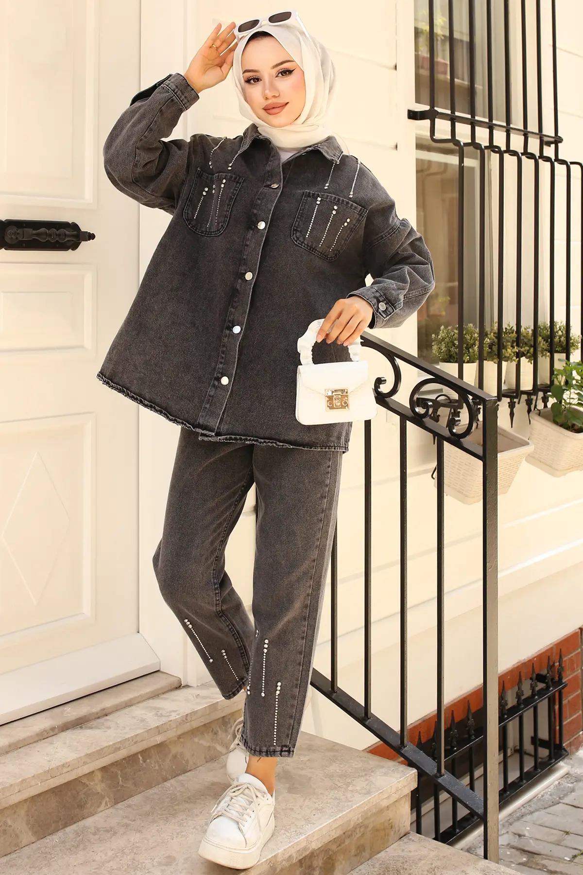 Stone Detailed Double Suit-detail