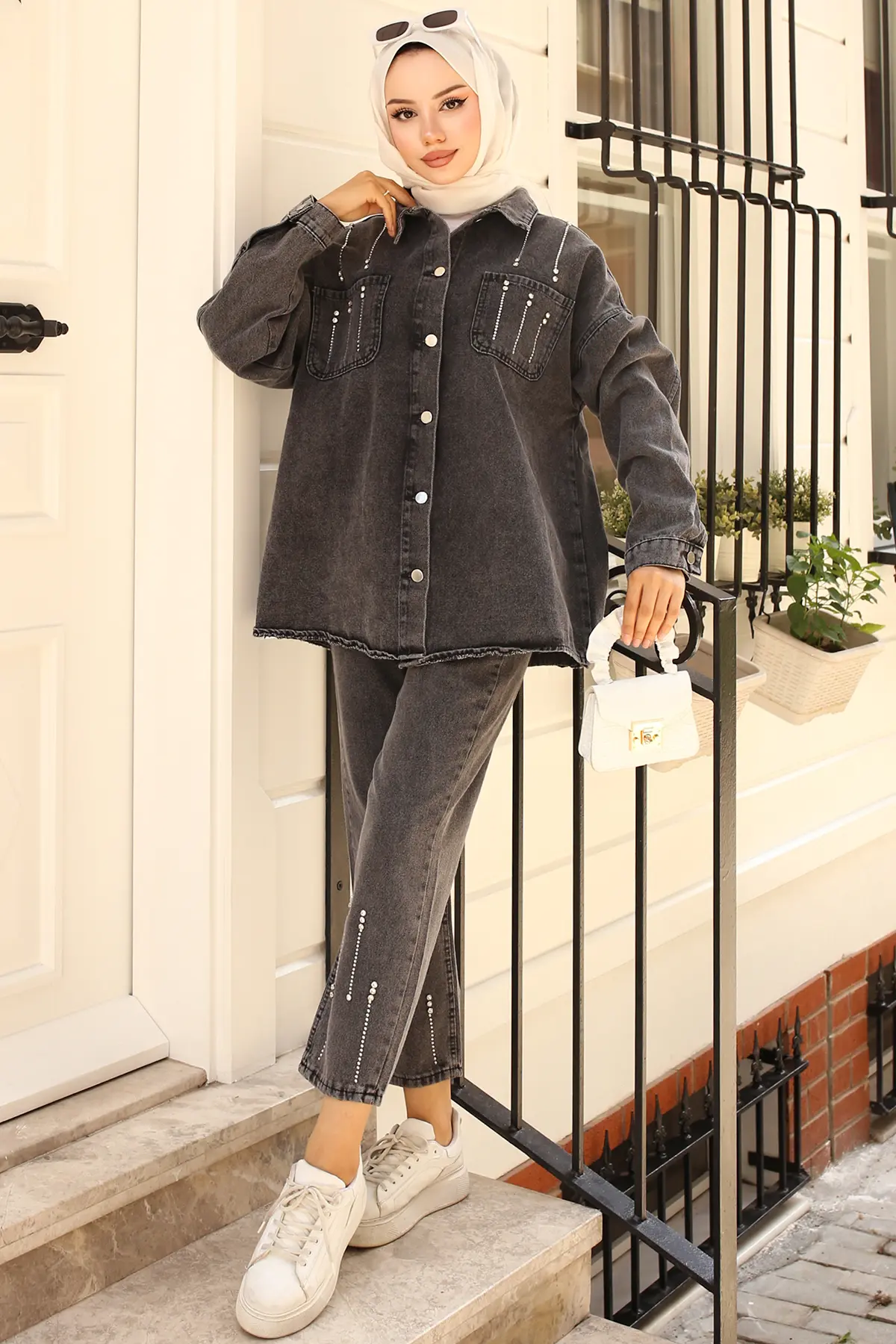 Stone Detailed Double Suit-detail