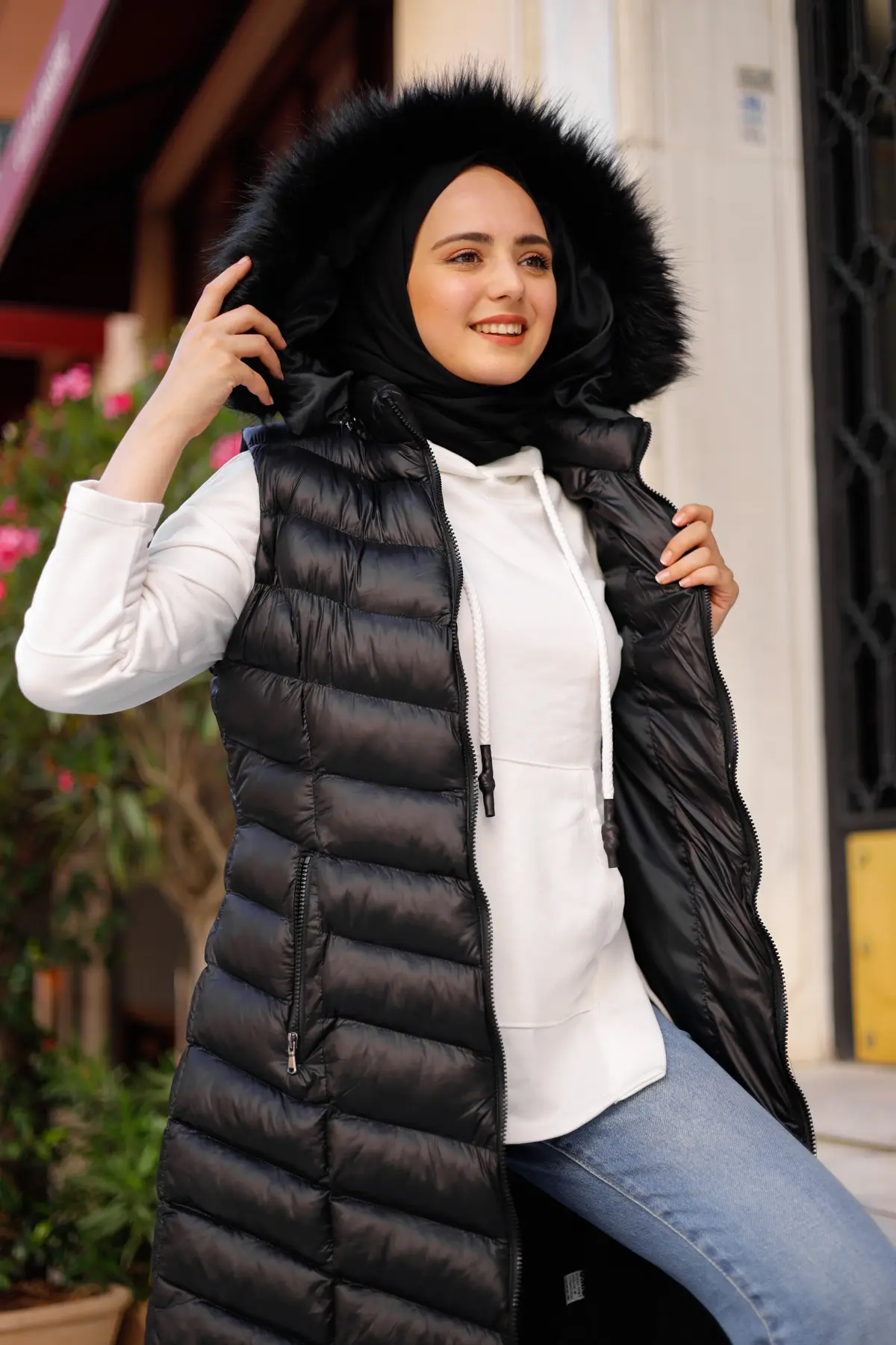 1701 Uzun Yakasi Kürklü Dolgu Yelek Siyah-detail