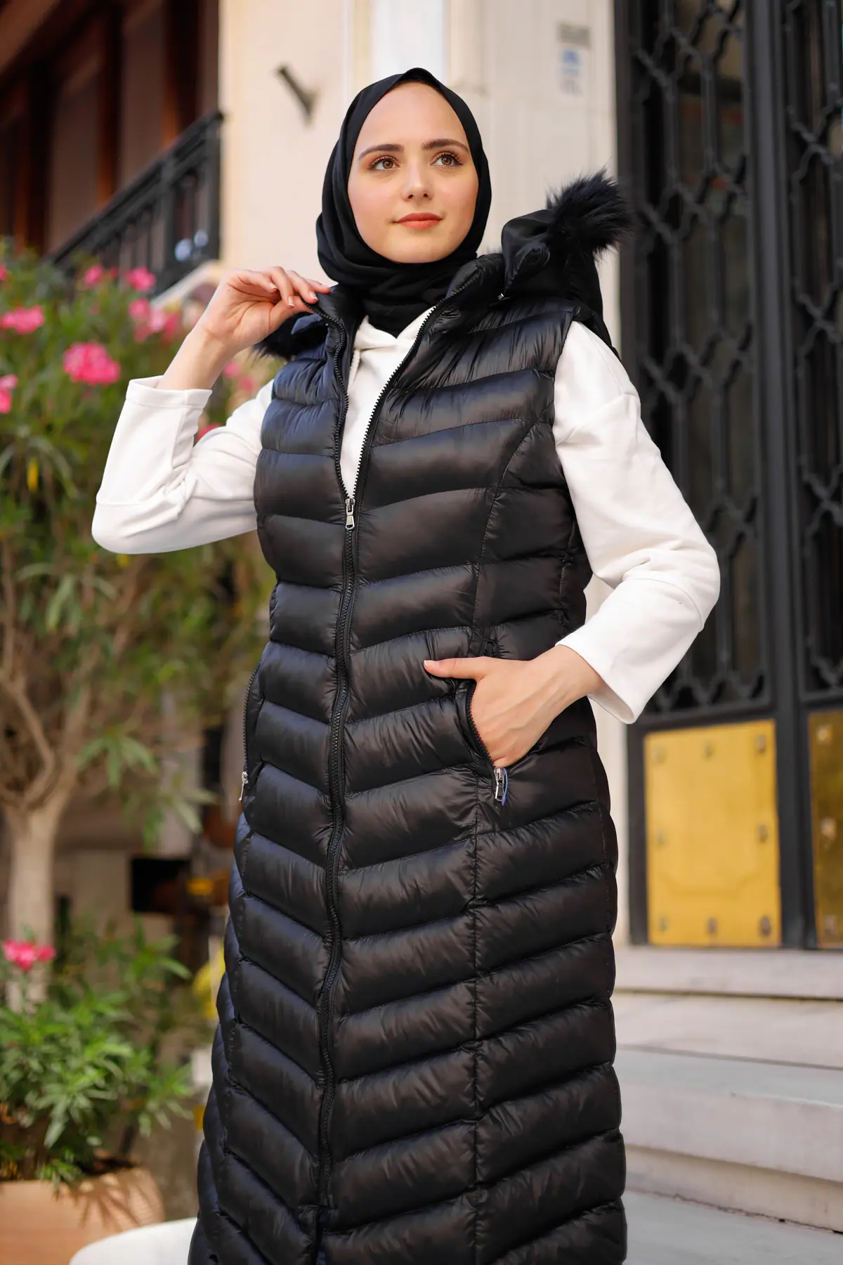 1701 Uzun Yakasi Kürklü Dolgu Yelek Siyah-detail