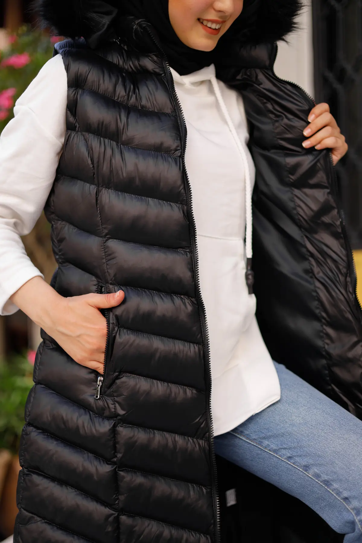 1701 Uzun Yakasi Kürklü Dolgu Yelek Siyah-detail