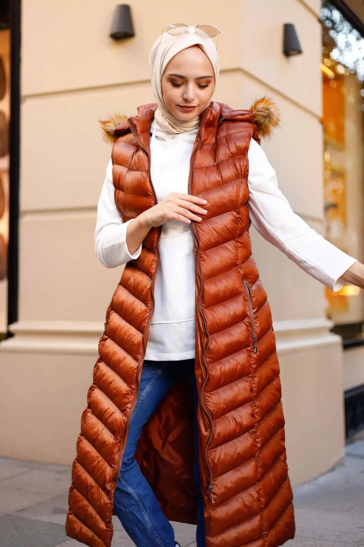 1701 Uzun Yakasi Kürklü Dolgu Yelek Taba-detail