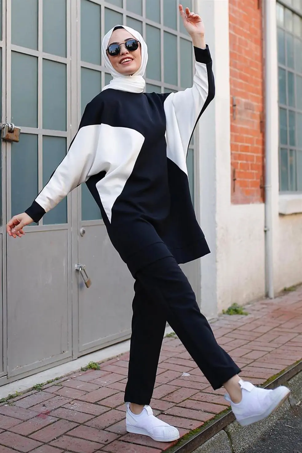 Black Pieced Asymmetrical Double Suit-detail