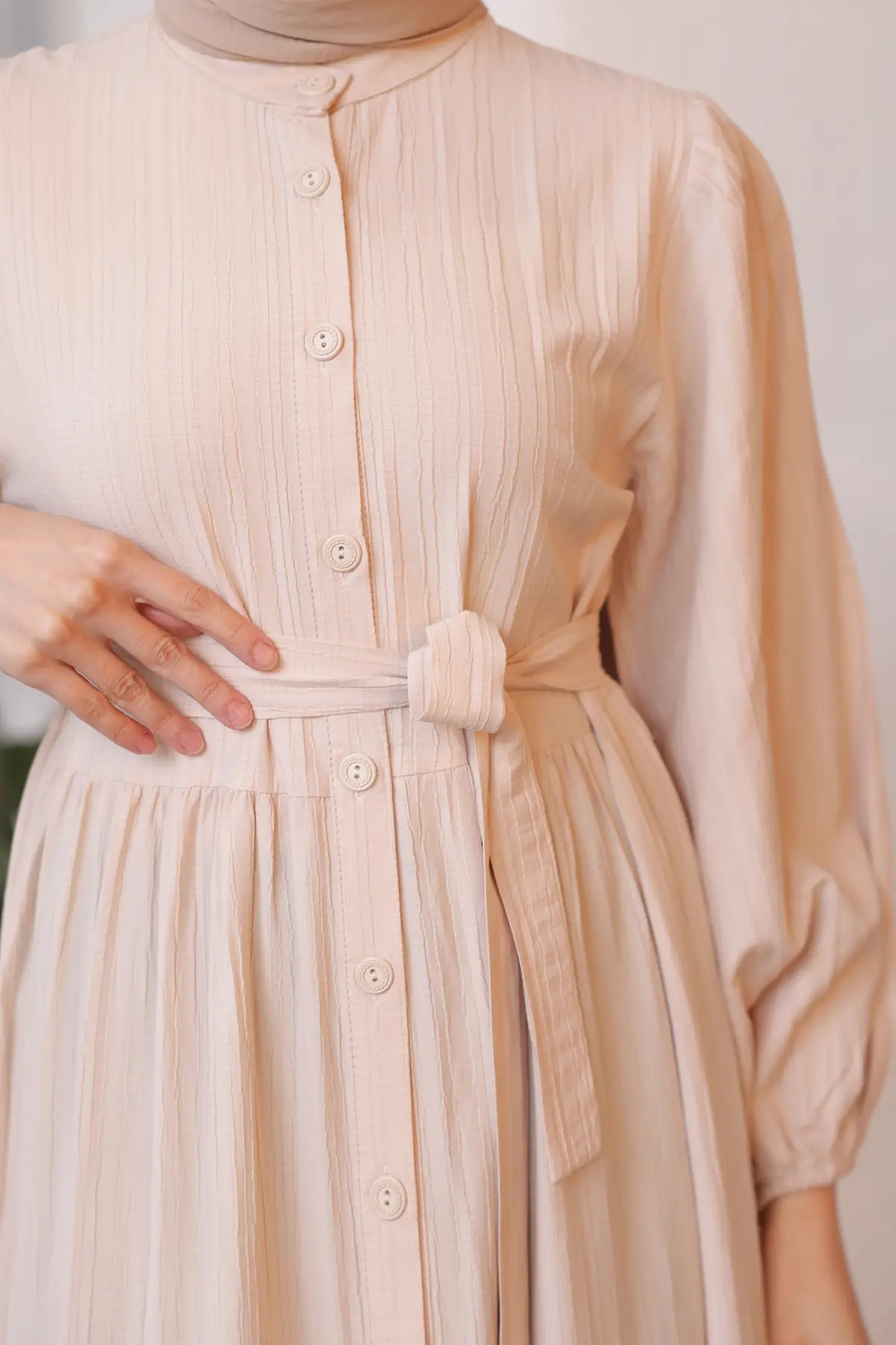 2024 Düğme Detaylı Elbise Bej-detail