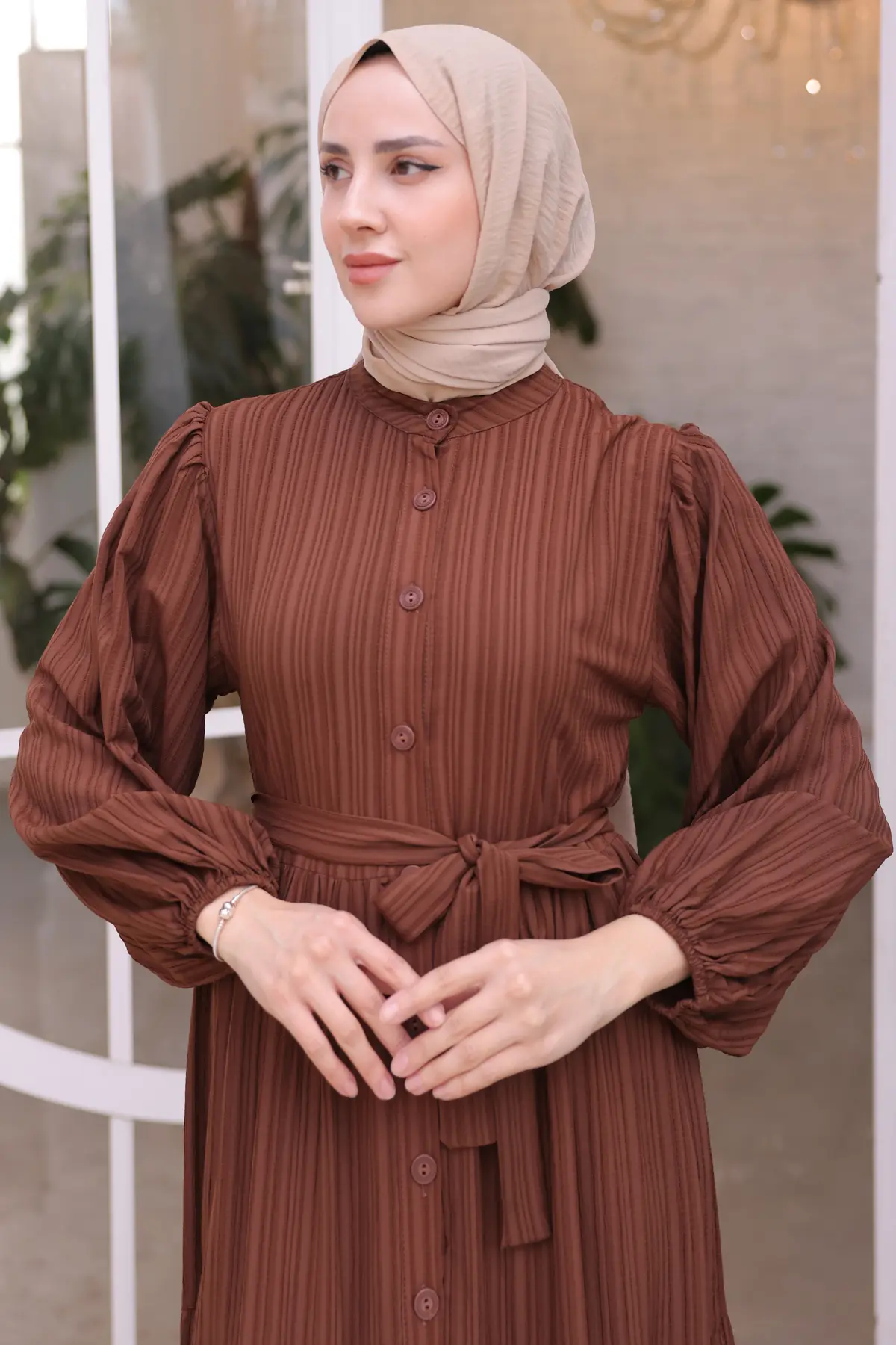 2024 Düğme Detaylı Elbise Kahverengi-detail