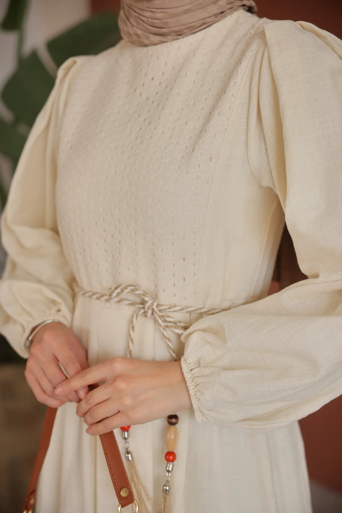 2053 Keten Elbise Bej-detail