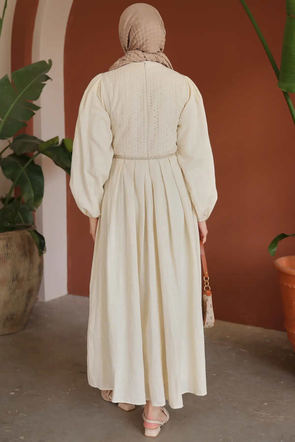 2053 Keten Elbise Bej-detail