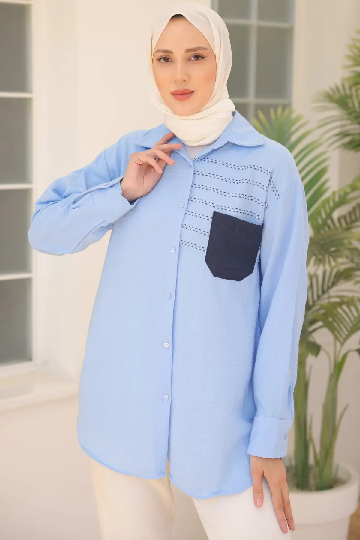 2061 Nakış Detaylı Cepli Gömlek Açık Mavi-detail