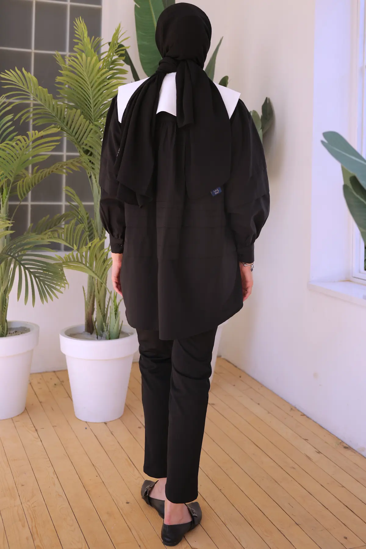 2068 Sivri Yakalı Gömlek Siyah-detail