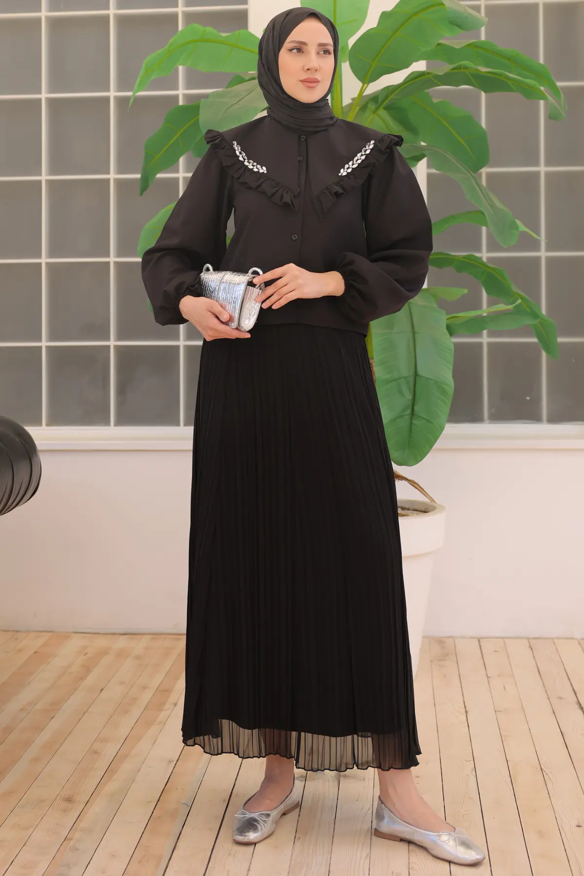 2070 Yakası Taş Detaylı Kısa Gömlek Siyah-detail