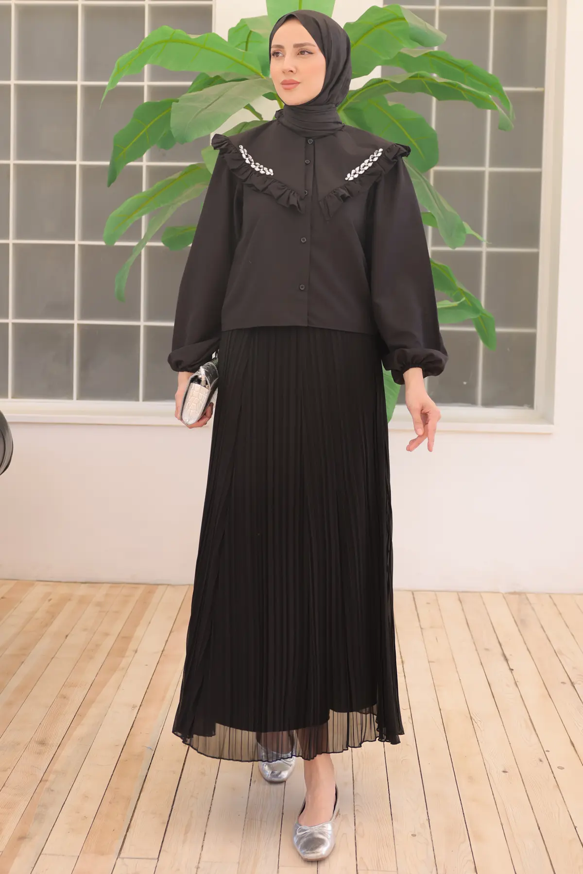 2070 Yakası Taş Detaylı Kısa Gömlek Siyah-detail