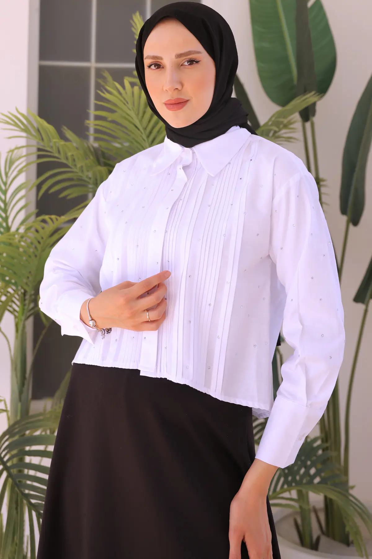 Stone Detailed Pleated Short Shirt-detail