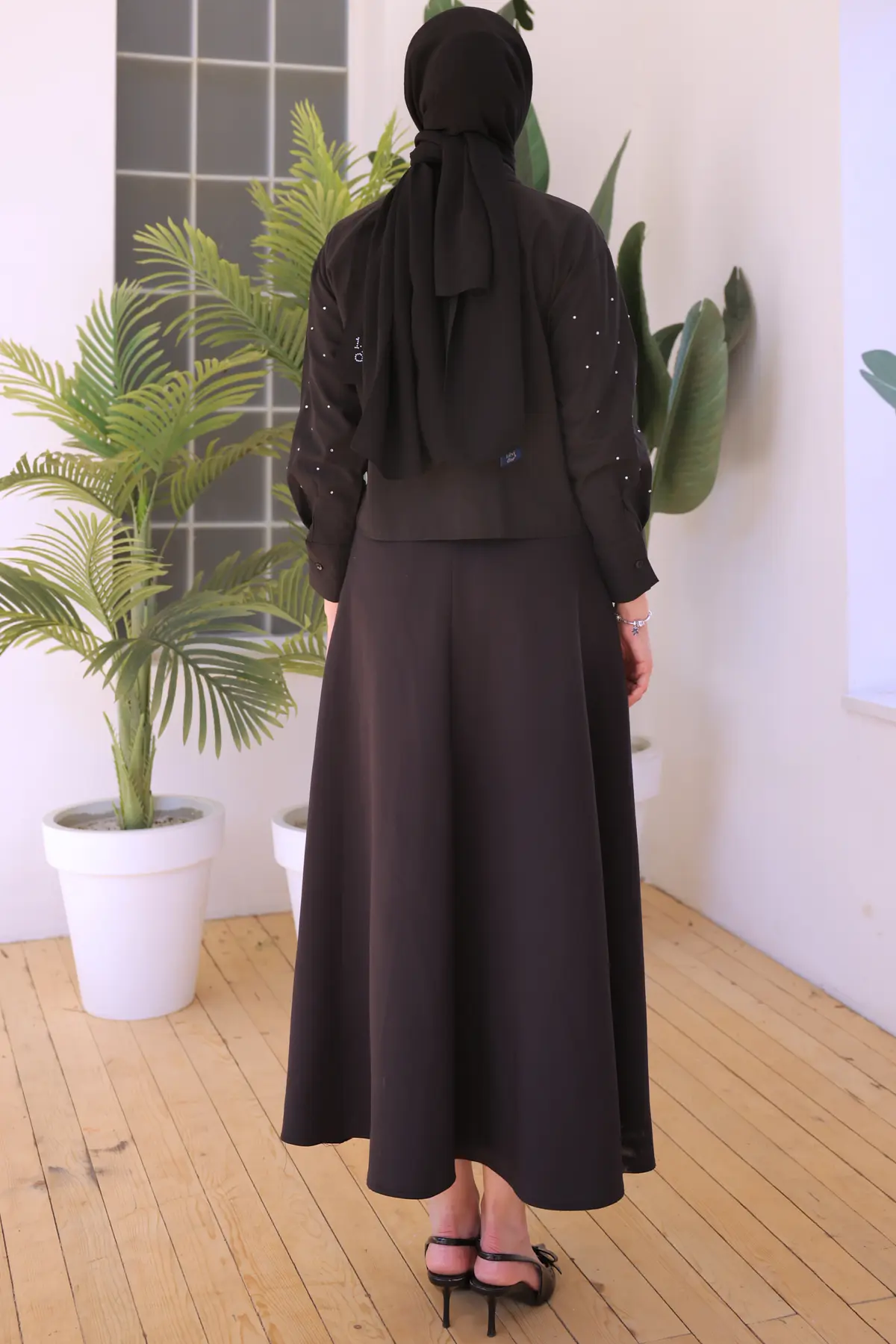 Stone Detailed Pleated Short Shirt-detail