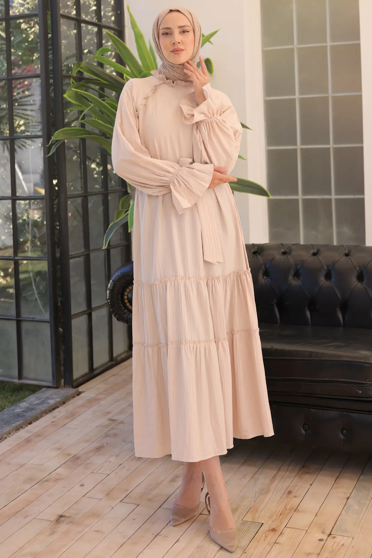 2084 Kuşaklı Fırfır Detaylı Elbise Taş Rengi-detail