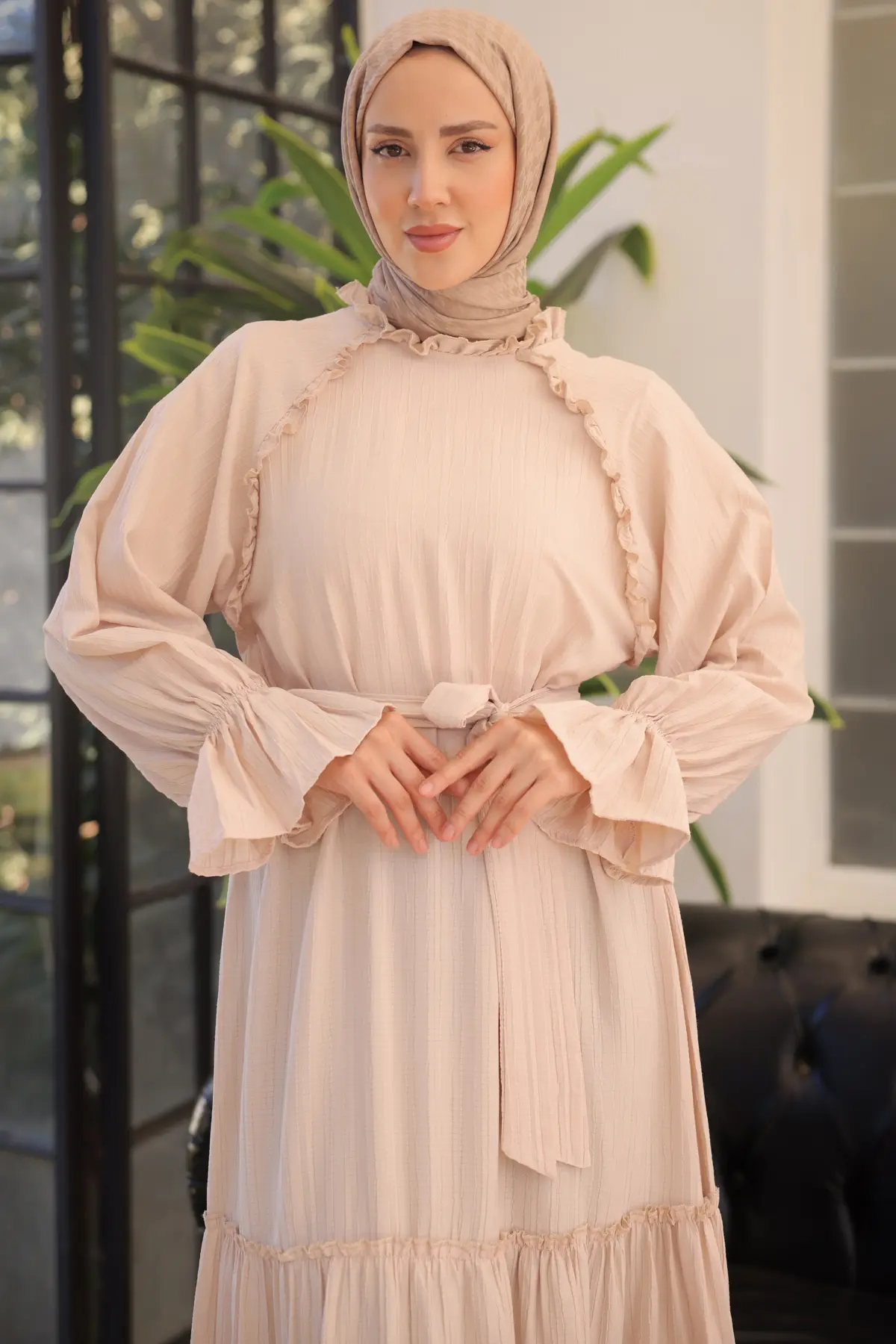 2084 Kuşaklı Fırfır Detaylı Elbise Taş Rengi-detail