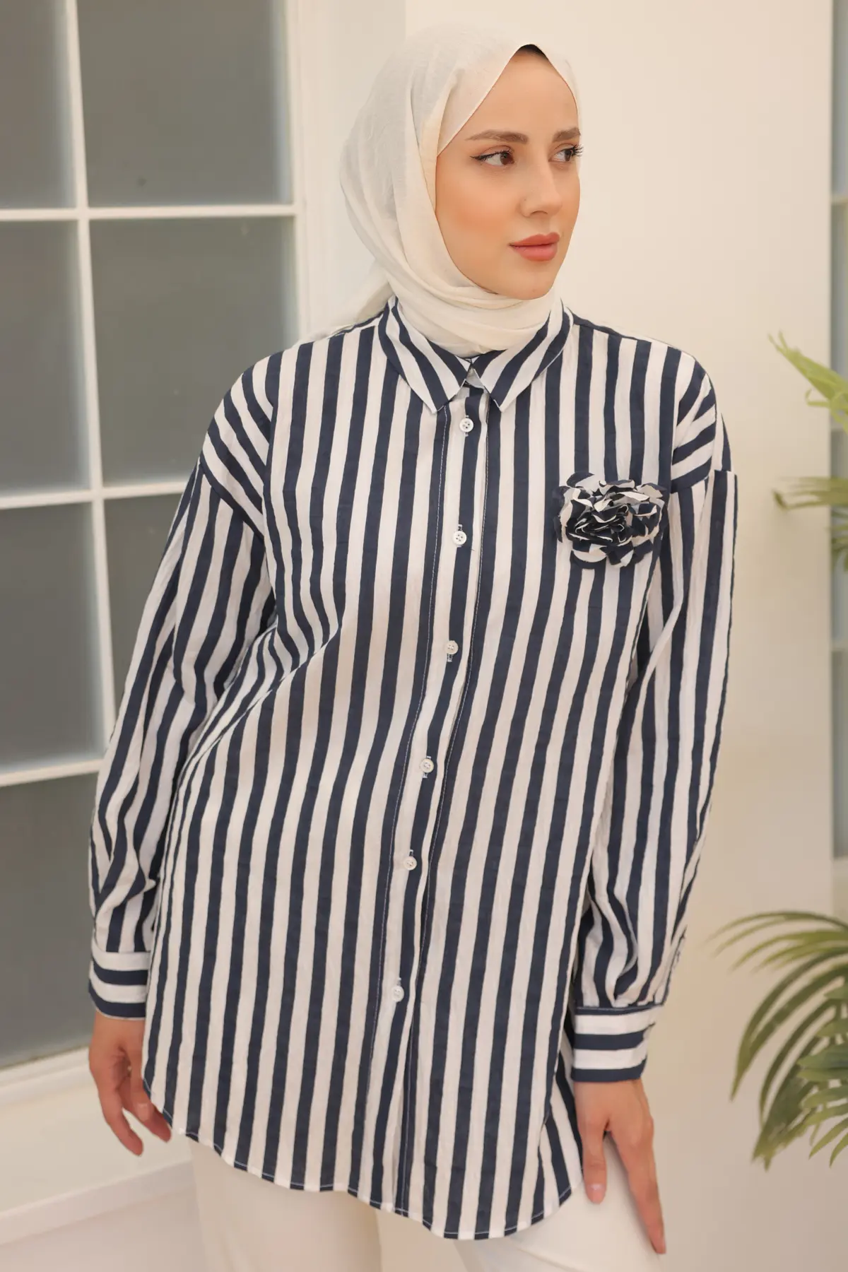 2094 Gül Aksesuarlı Çizgili Gömlek Lacivert-detail