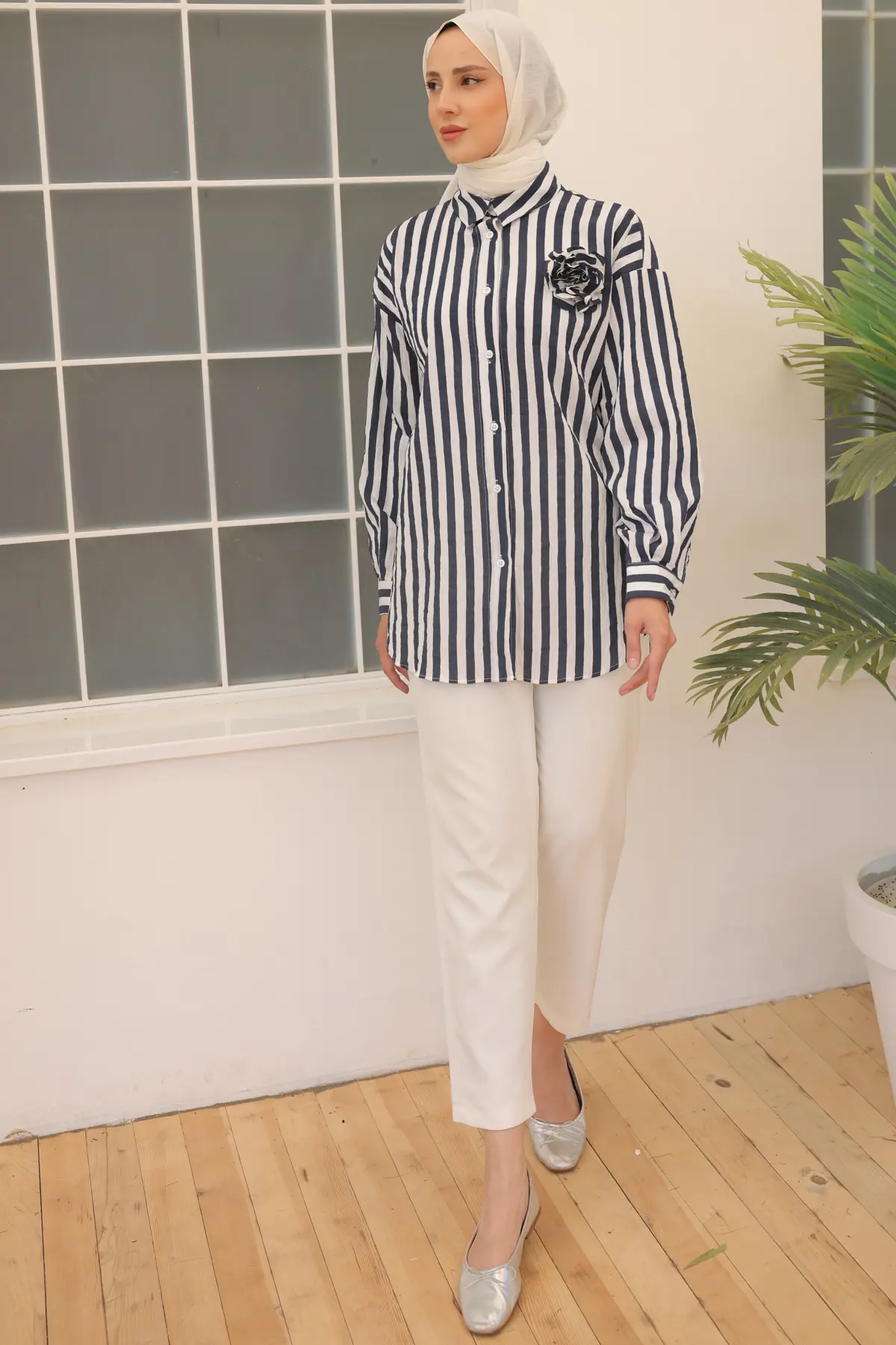 2094 Gül Aksesuarlı Çizgili Gömlek Lacivert-detail