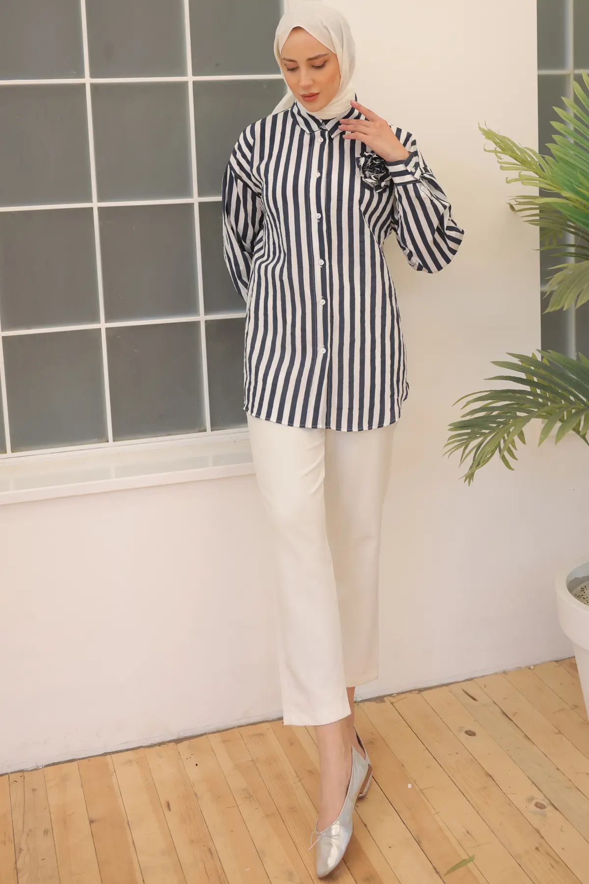 2094 Gül Aksesuarlı Çizgili Gömlek Lacivert-detail