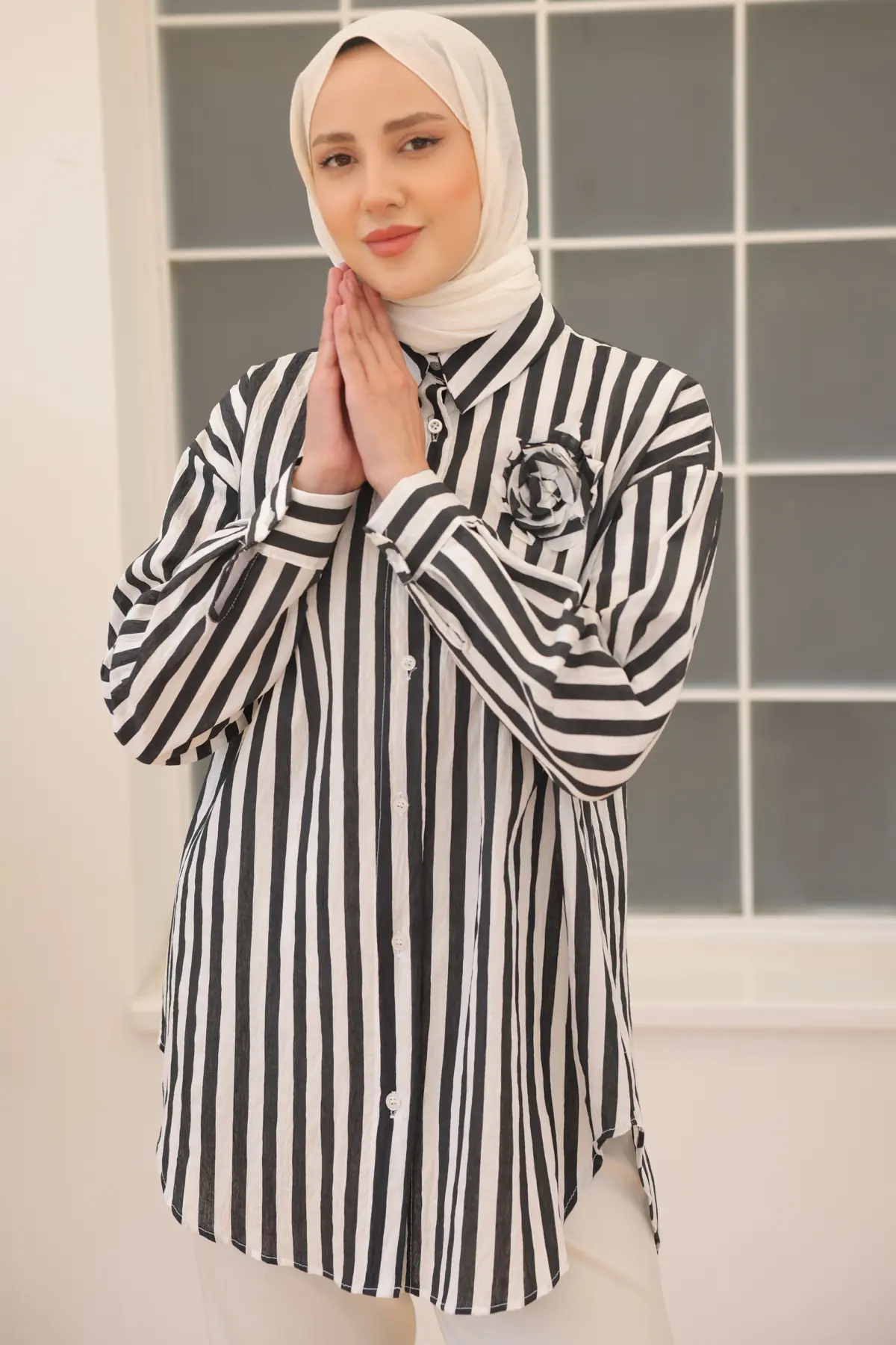 2094 Gül Aksesuarlı Çizgili Gömlek Siyah-detail