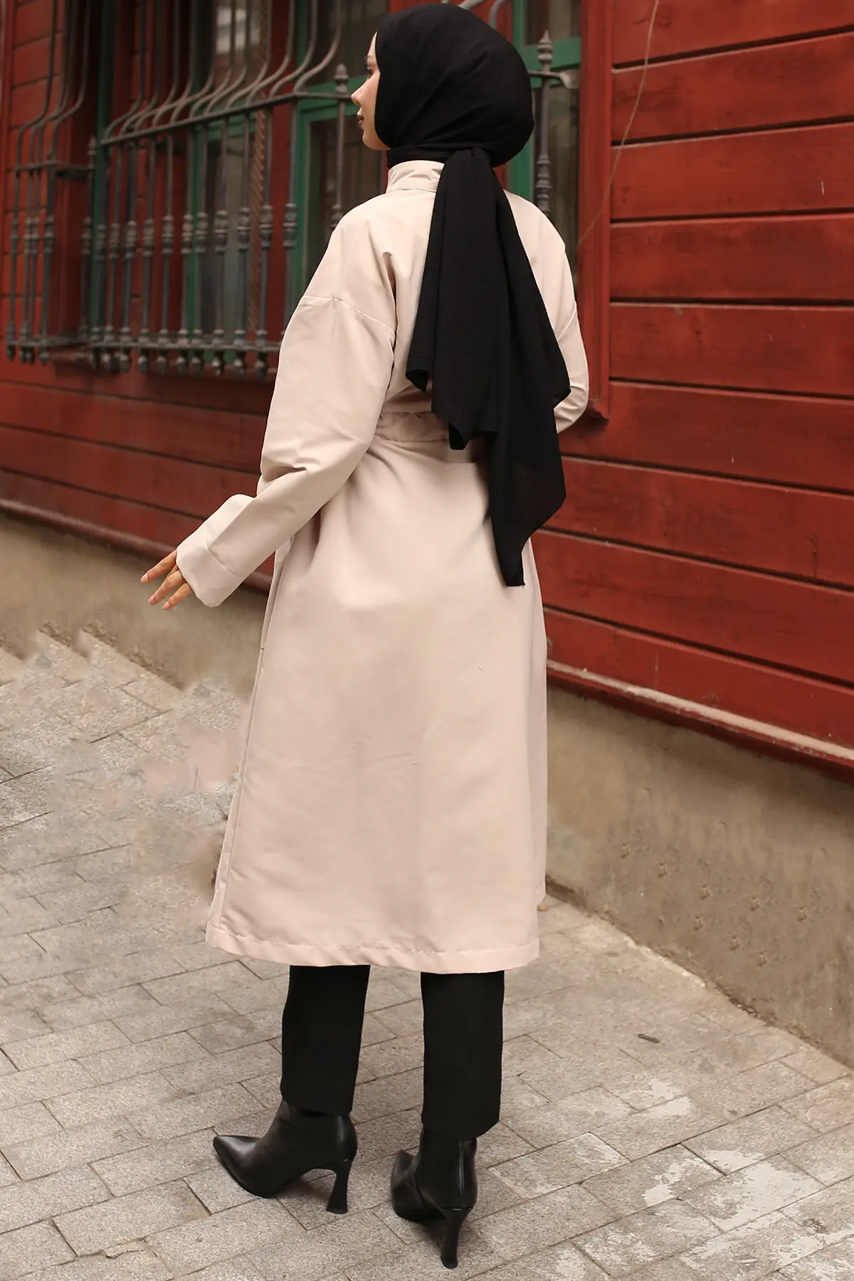 Belted Trench Coat With Button Detailed Collar-detail