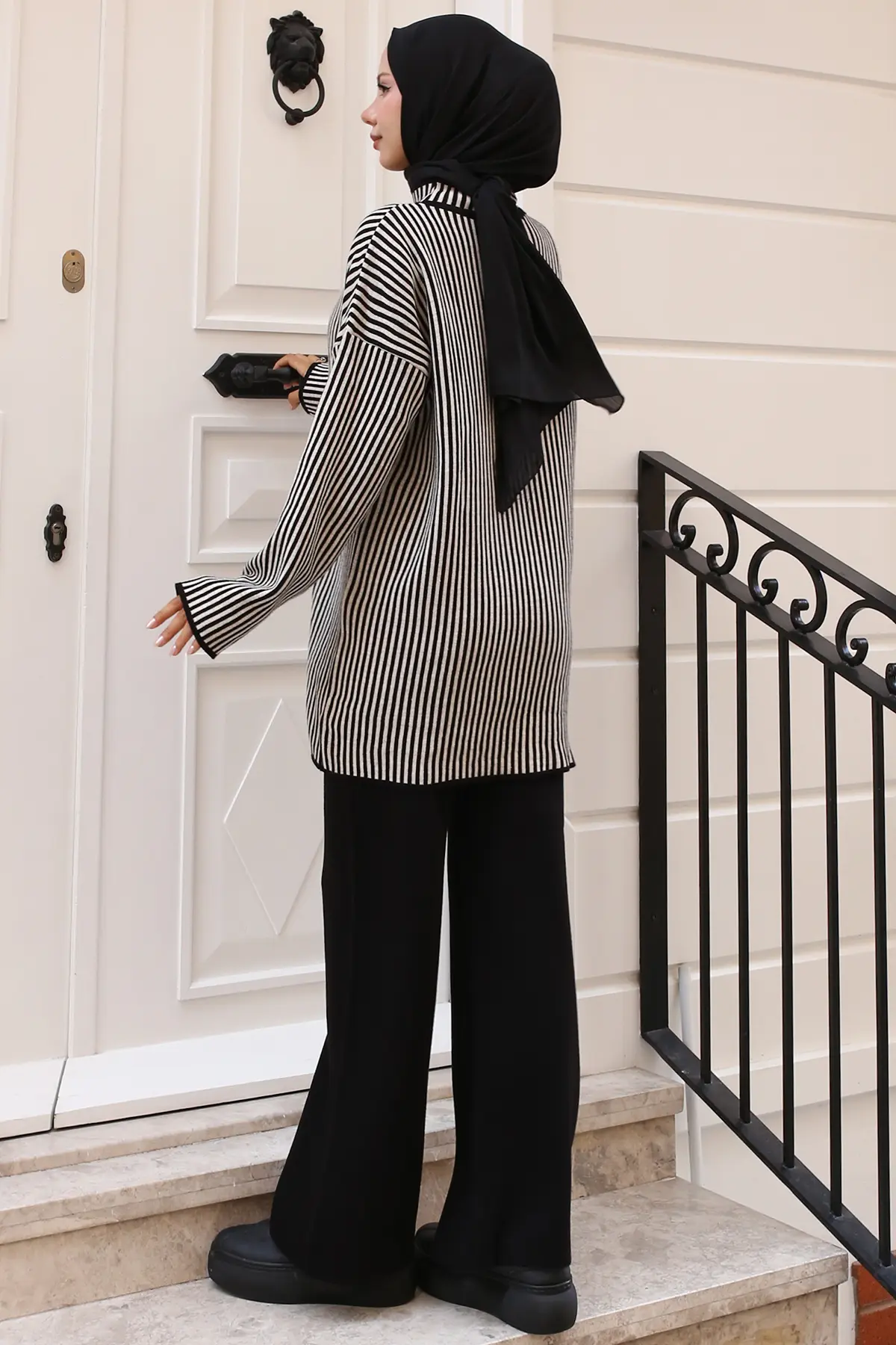 Vertical Striped Knitwear Set-detail