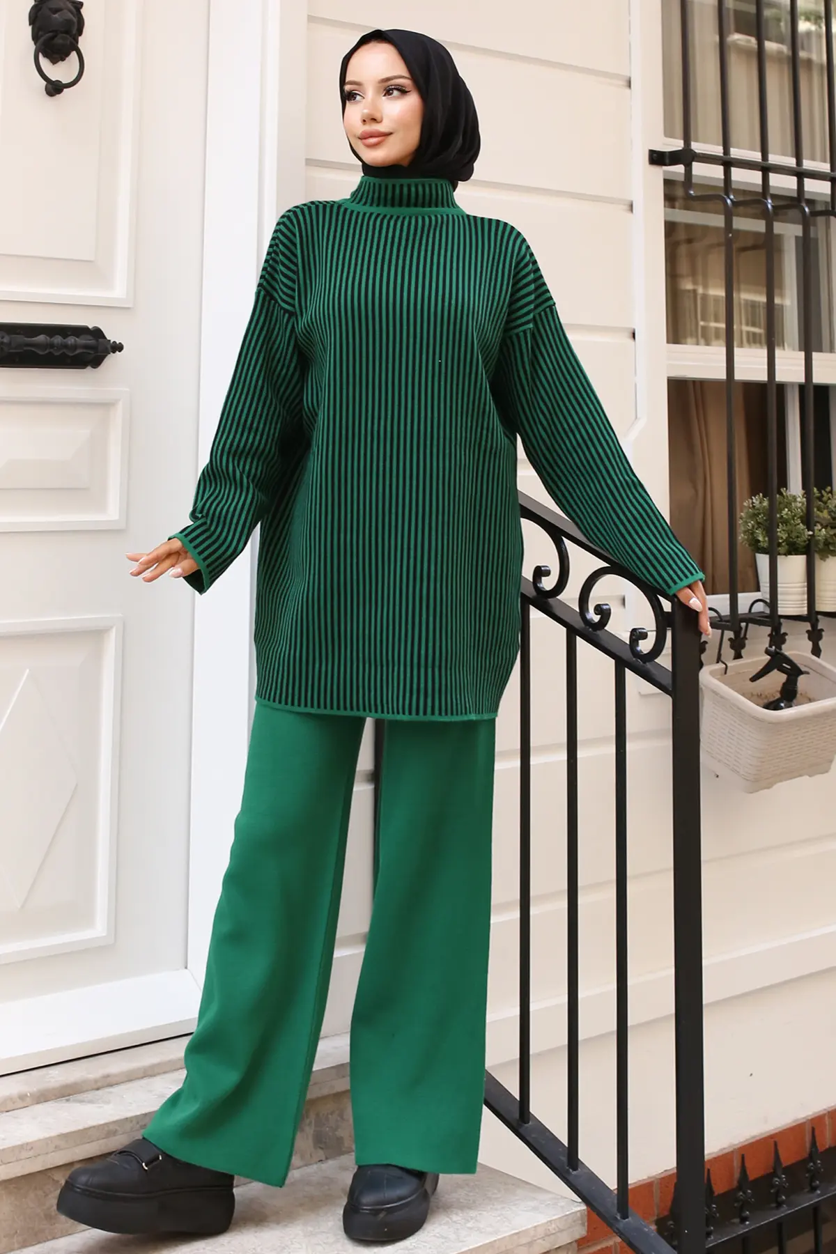 Vertical Striped Knitwear Set-detail