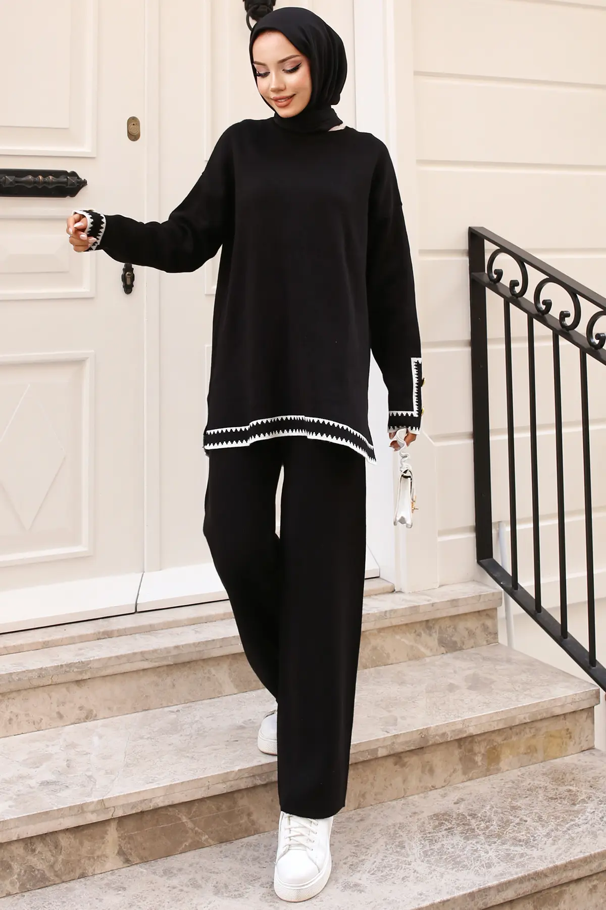 Zigzag Knitwear Set With Buttoned Sleeves-detail