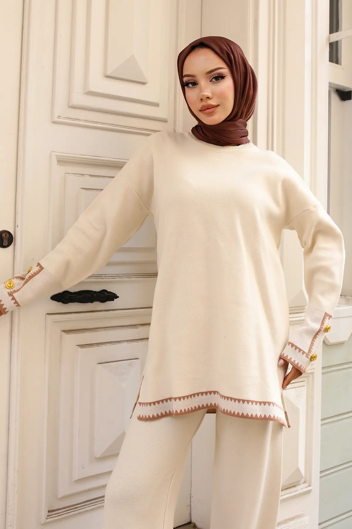 Zigzag Knitwear Set With Buttoned Sleeves-detail