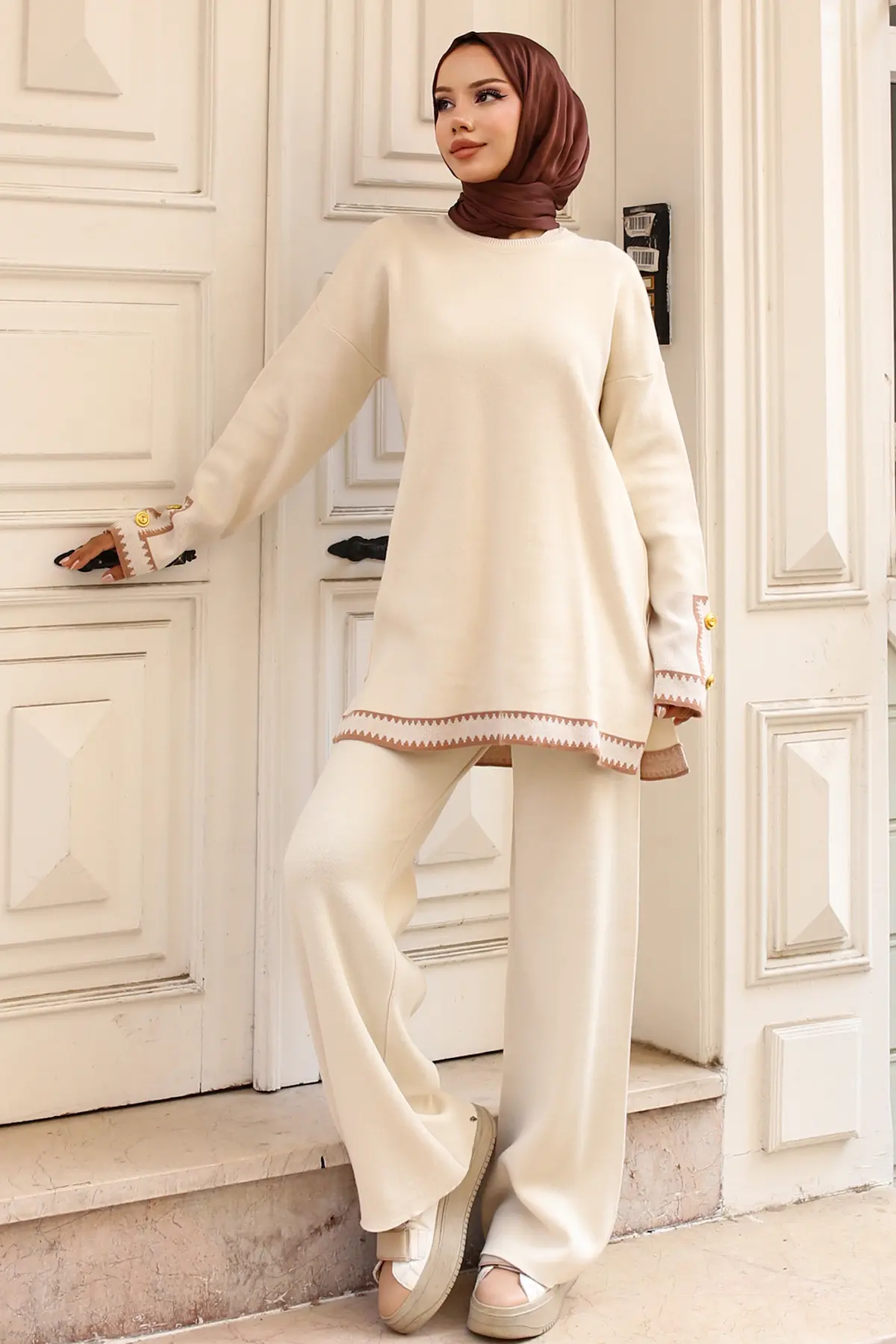 Zigzag Knitwear Set With Buttoned Sleeves-detail