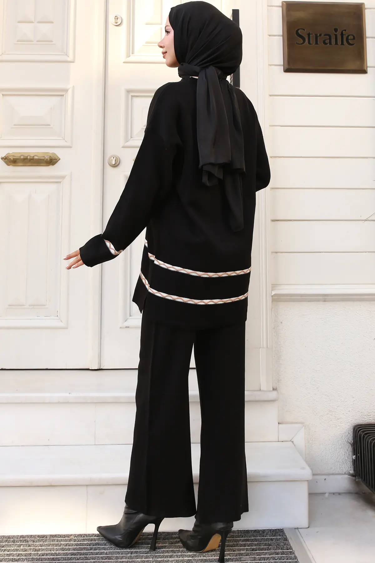 Knitwear Set With Stitching Details-detail