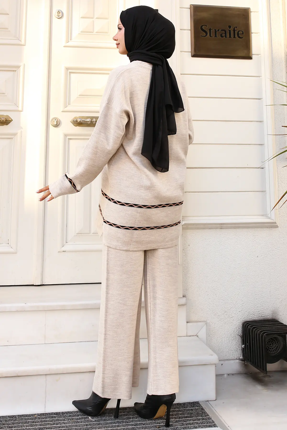 Knitwear Set With Stitching Details-detail