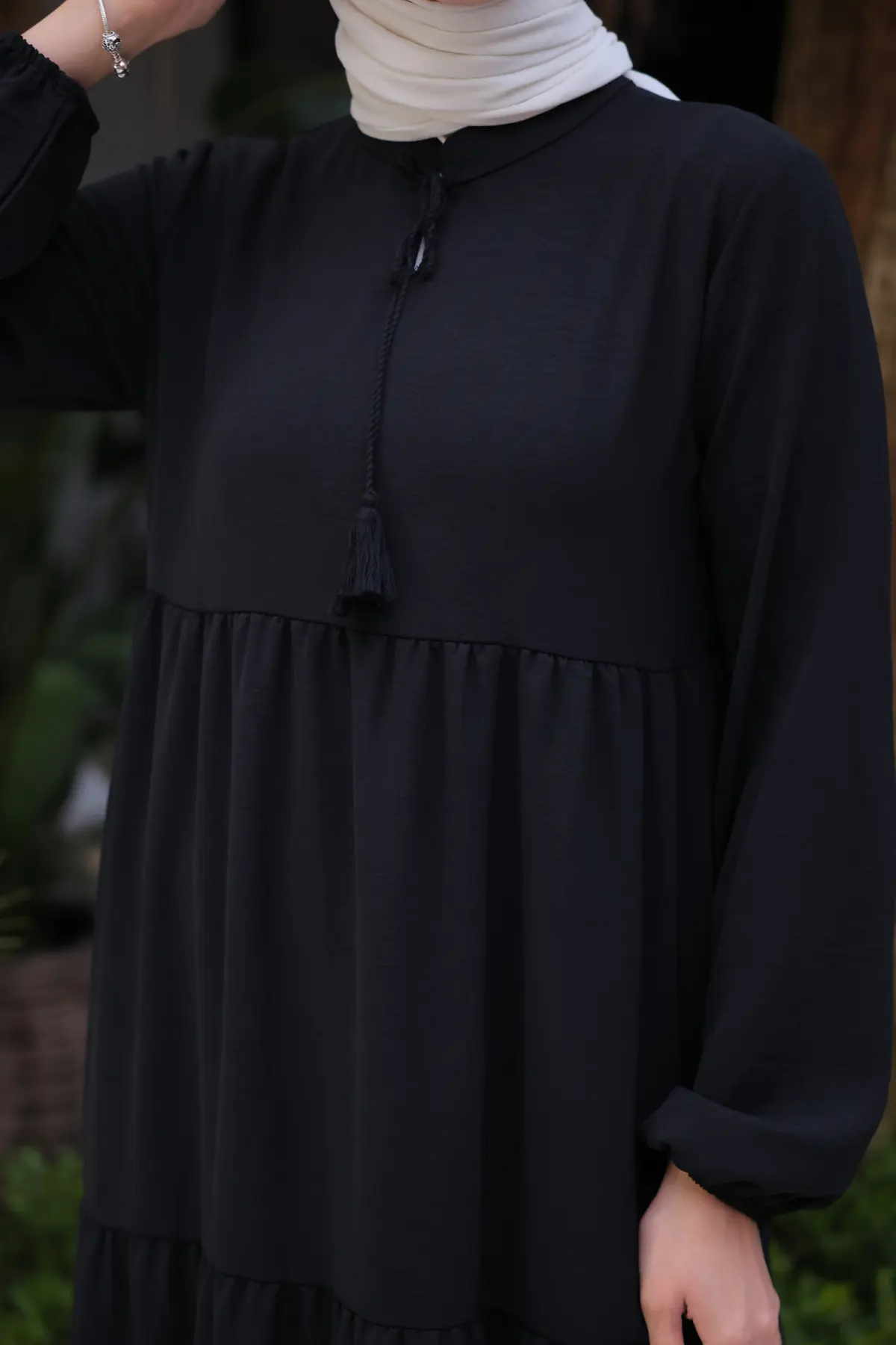 2437 Uzun Tesettür Elbise Siyah-detail