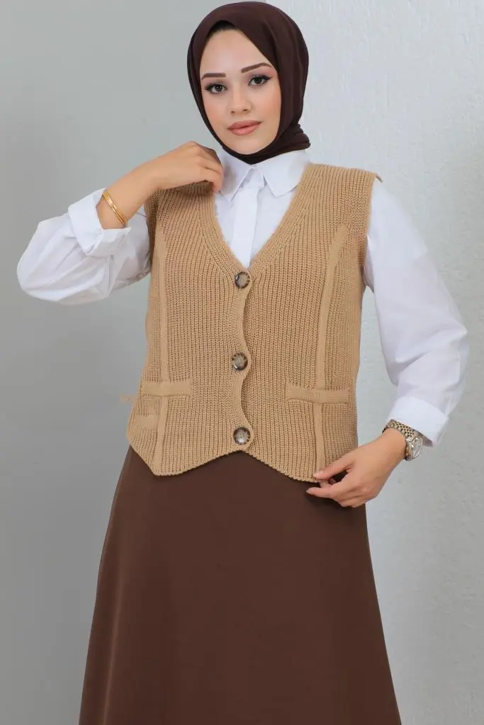 Button Detailed Short Sweater-detail