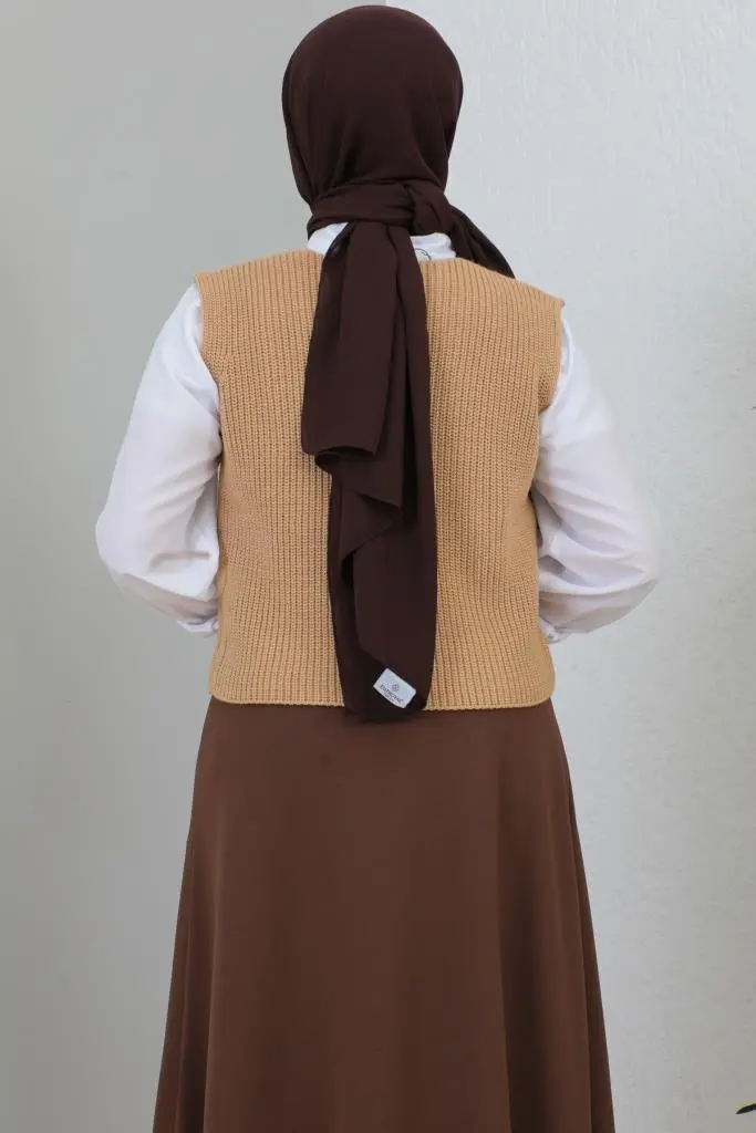 Button Detailed Short Sweater-detail