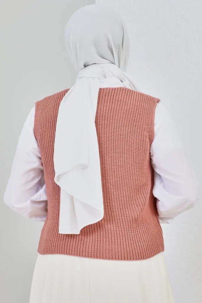 Button Detailed Short Sweater-detail