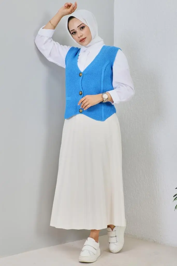 Button Detailed Short Sweater-detail