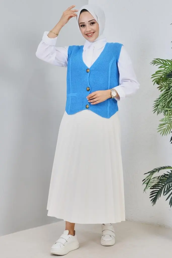 Button Detailed Short Sweater-detail