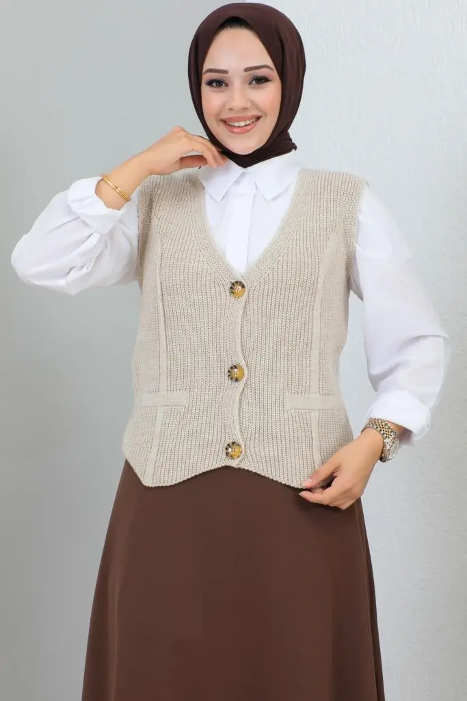 Button Detailed Short Sweater-detail