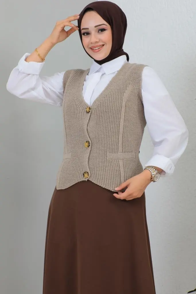 Button Detailed Short Sweater-detail