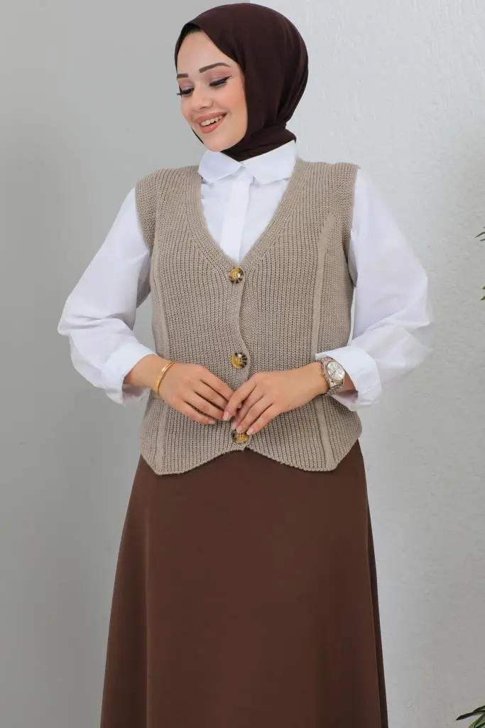 Button Detailed Short Sweater-detail