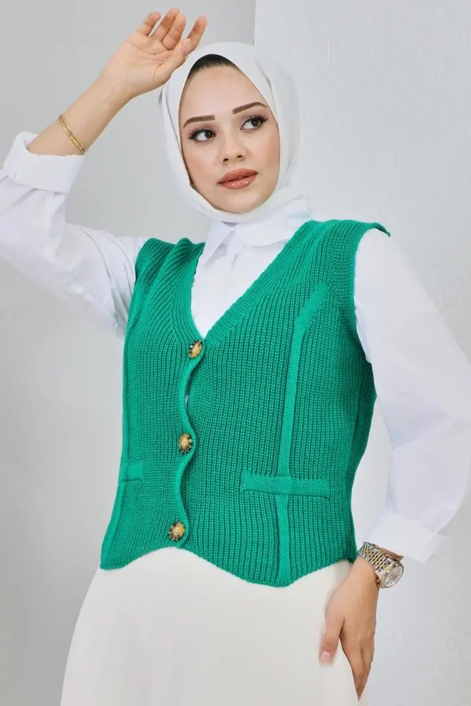 Button Detailed Short Sweater-detail