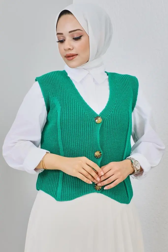 Button Detailed Short Sweater-detail