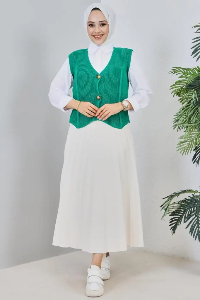 Button Detailed Short Sweater-detail