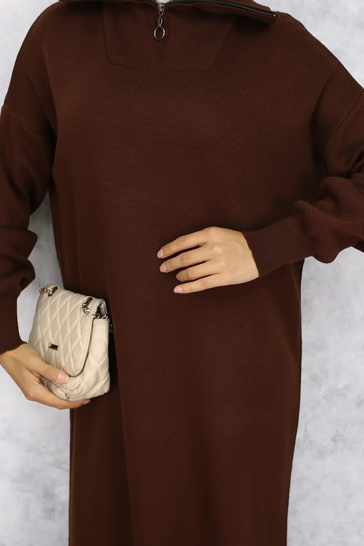 2441 Yakası Fermuarlı Triko Elbise Kahverengi-detail